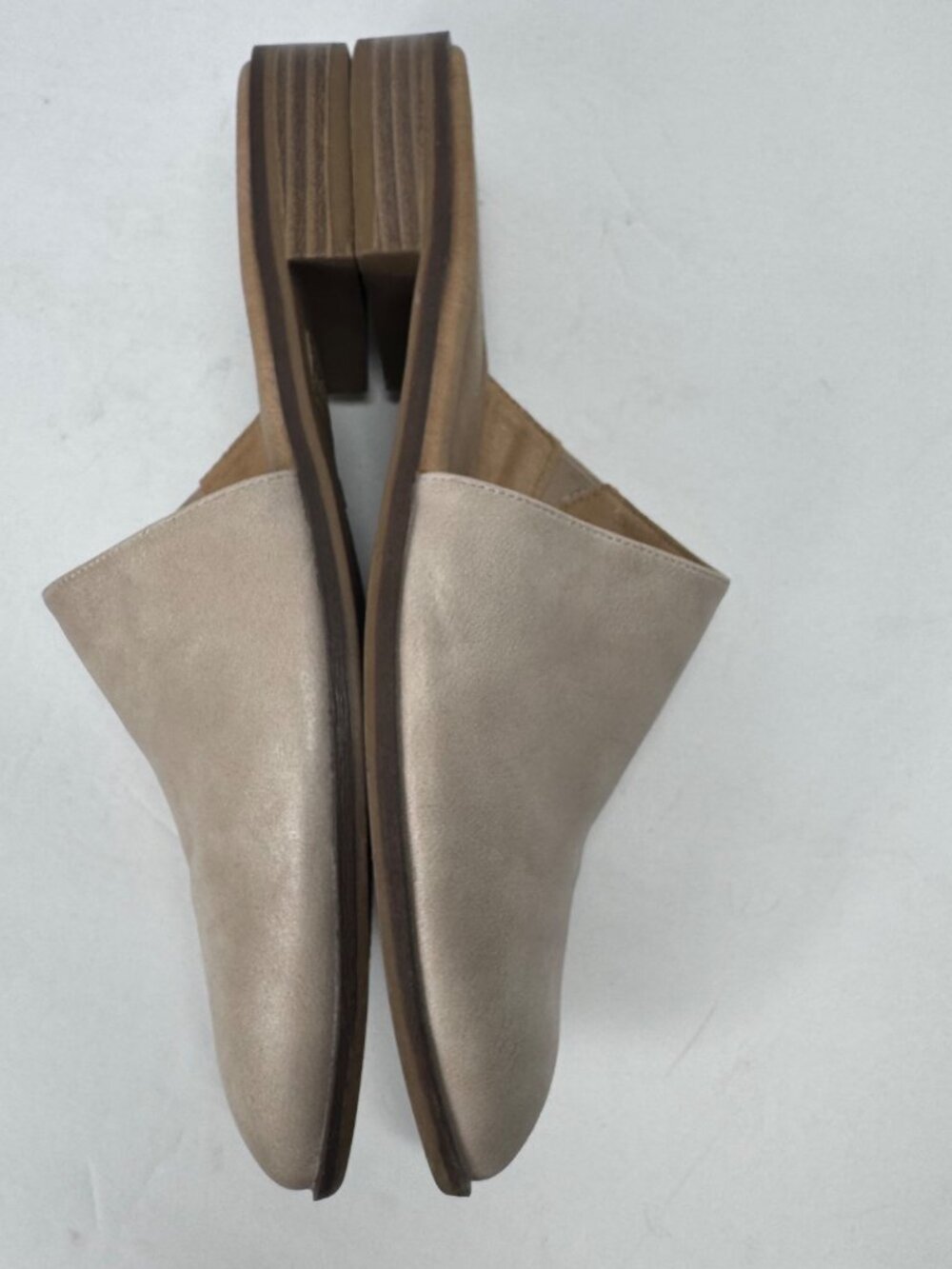 Catherine Malandrino Danielle Mules Size 8 Beige Flats Almond Toe Slip On - Picture 7 of 11